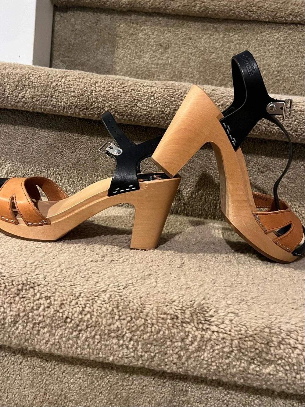 Swedish Hasbeens Toffel Platform Heal Sandals in Black and Tan - Women NWOT
